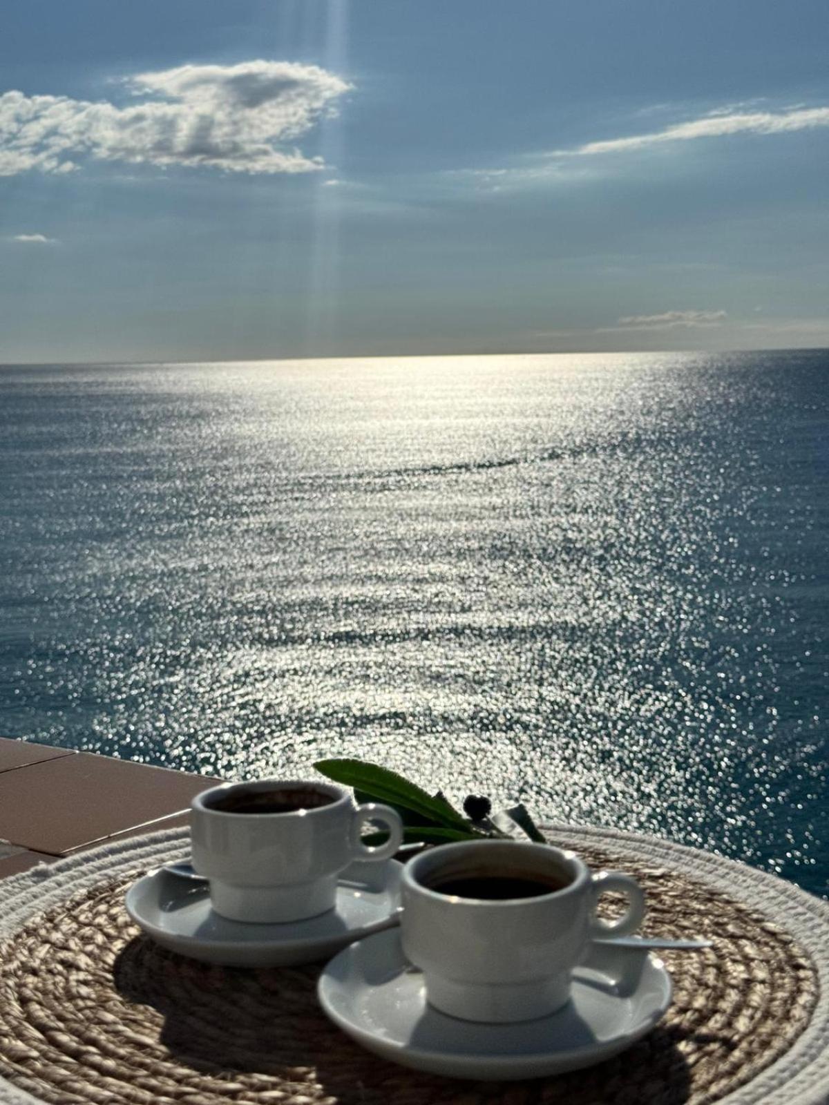 Charming Sea Front 3 Bedroom Apartment - Incredible Views! L'Ametlla de Mar Exterior photo